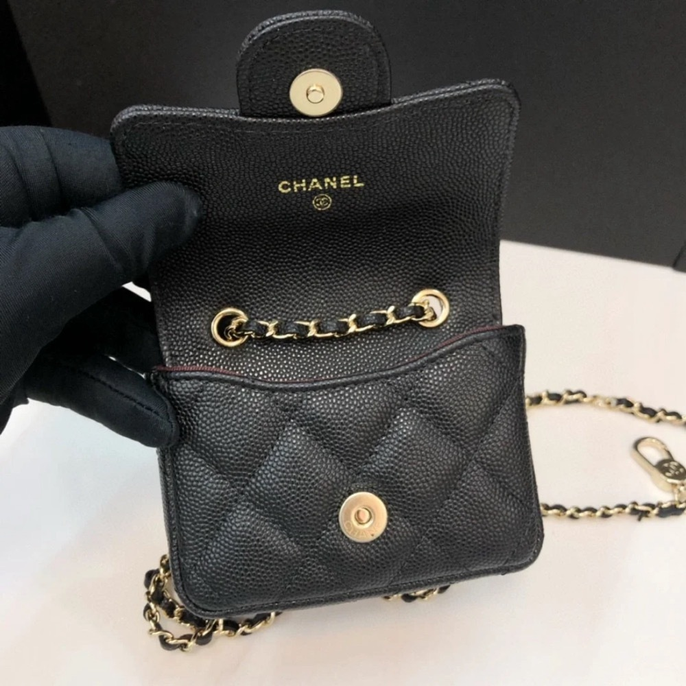 エレガントな一日を！【CHANEL】　クラシックチェーンクラッチ